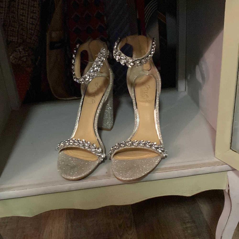 Jewel Badgley Mischka heels